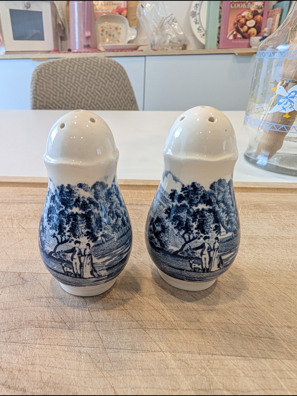 Palissy England Blue & White Salt and Pepper Shakers – Vintage Avon Scene